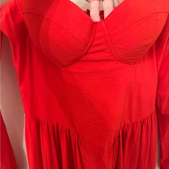 Elegant Red Long-Sleeve Dress - Picture 3 of 5